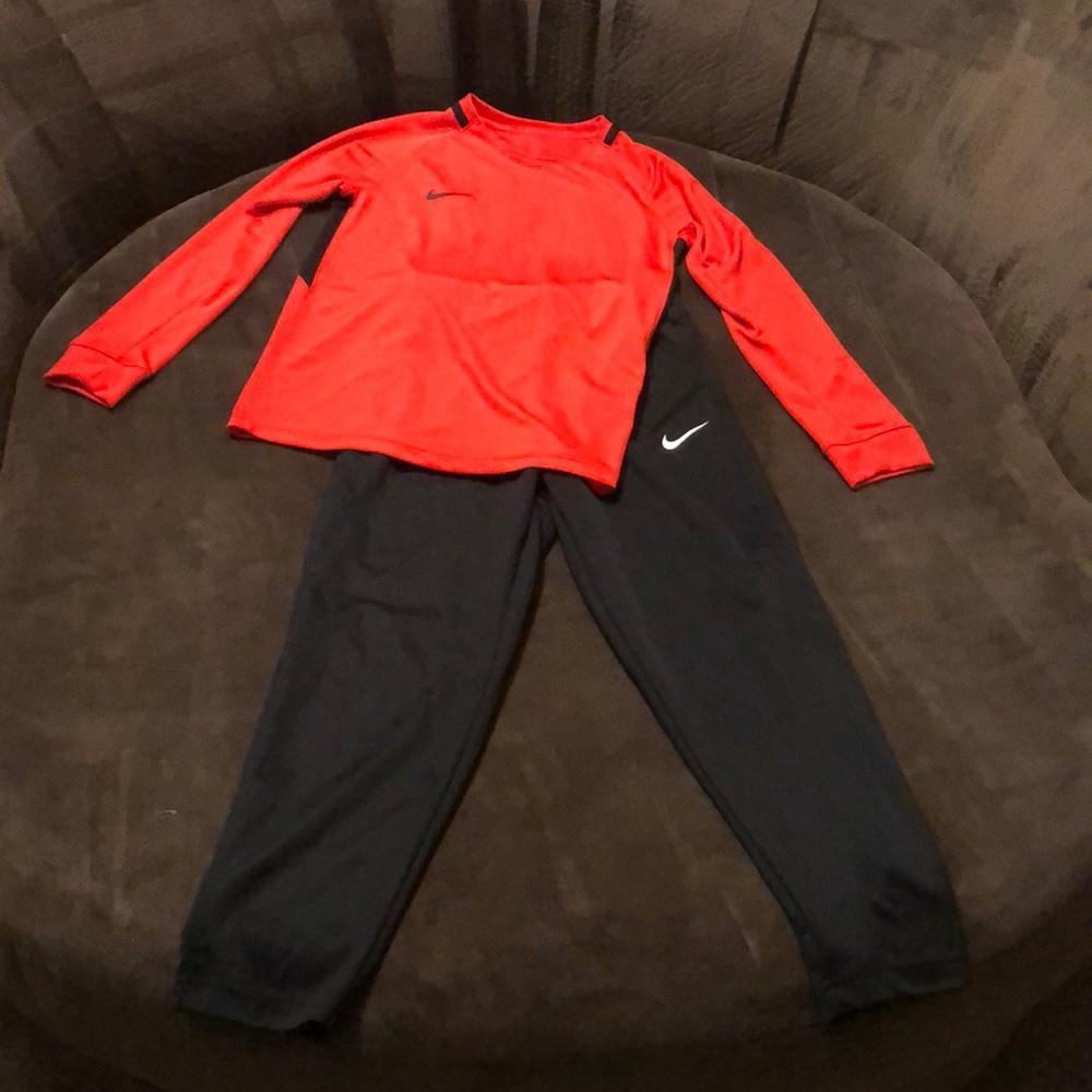 Nike Youth Dri-Fit Training Kit. Orange / Black. Youth Medium. NWOT.